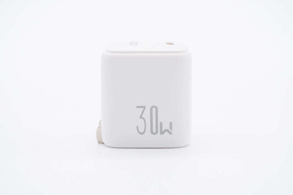 小巧迷你，大麥30W氮化鎵快充拆解 iPhone 15新機(jī)用戶(hù)的理想充電伴侶
